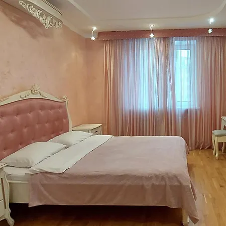 Елітні апартаменти біля ТРЦ Порт-сіті Луцк Экстерьер фото
