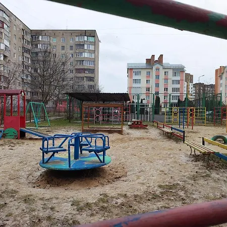 Елітні апартаменти біля ТРЦ Порт-сіті Луцк Экстерьер фото