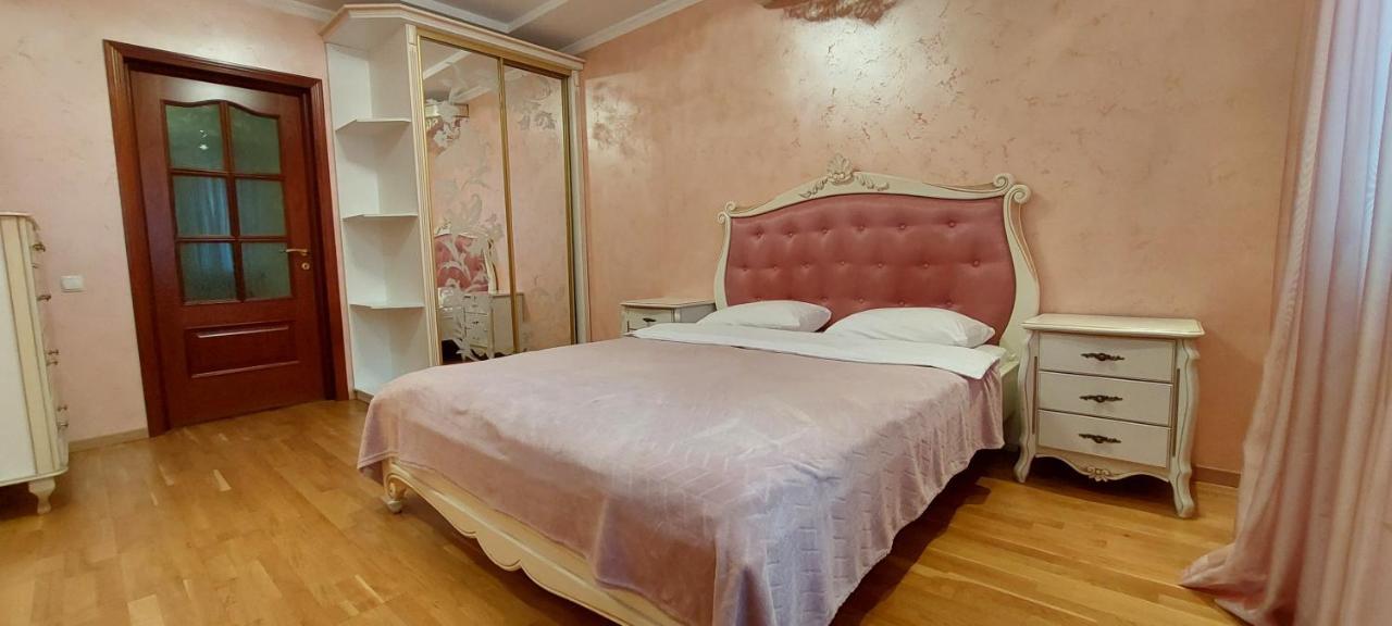 Apartment елітні біля трц порт-сіті Lutsk